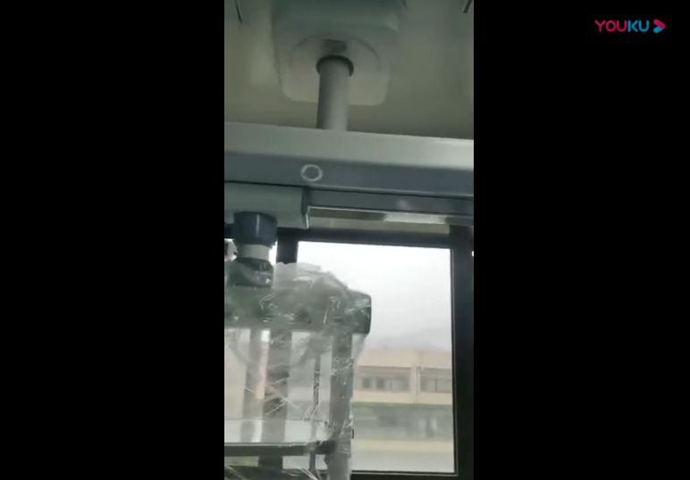 康威醫(yī)療器械醫(yī)用吊橋安裝現(xiàn)場(chǎng)